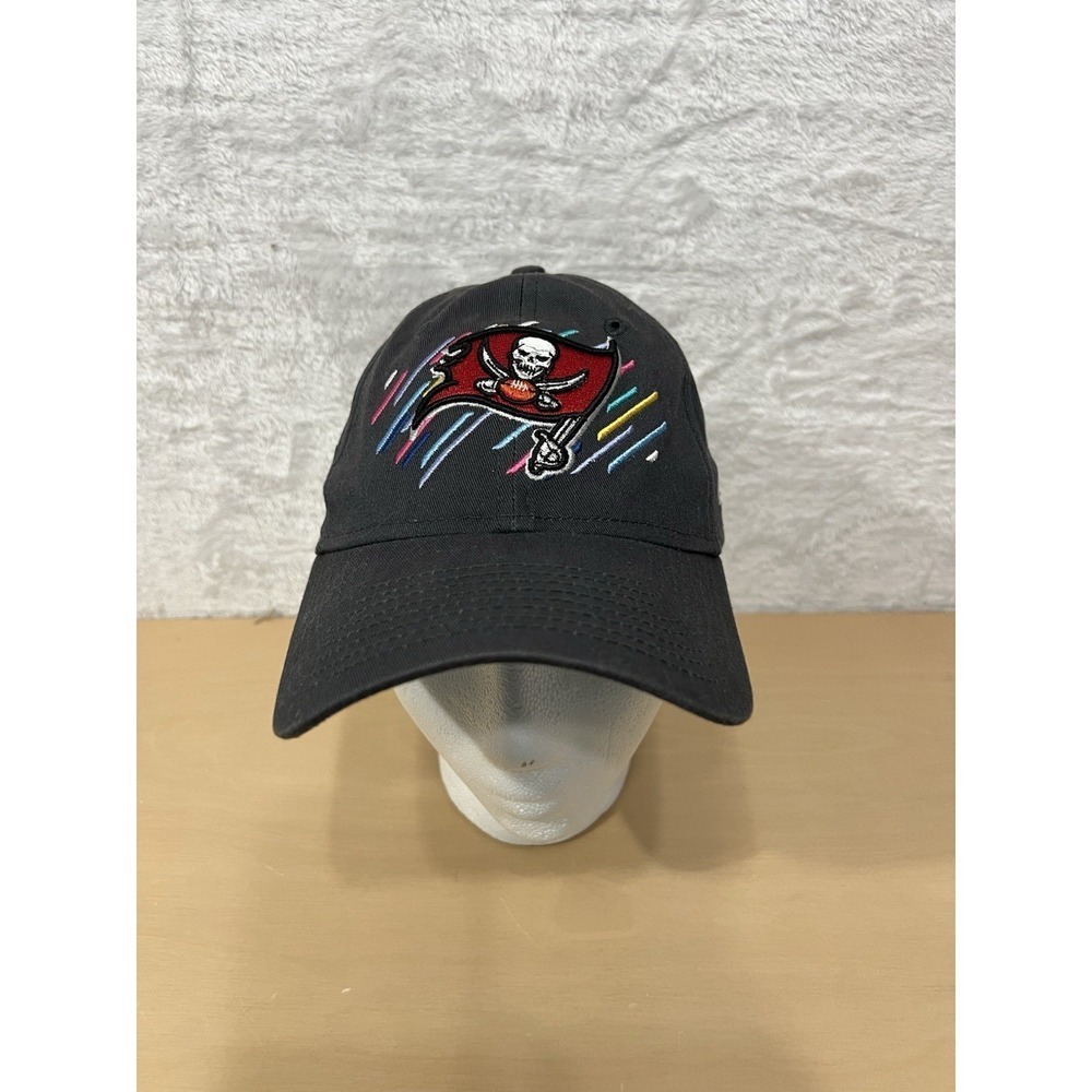 New Era Women's Tampa Bay Buccaneers 9TWENTY Crucial Catch Hat NFL